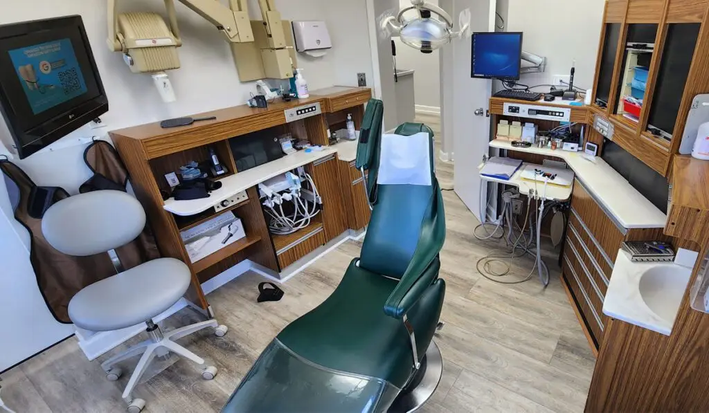 Small dental office in Schaumburg.